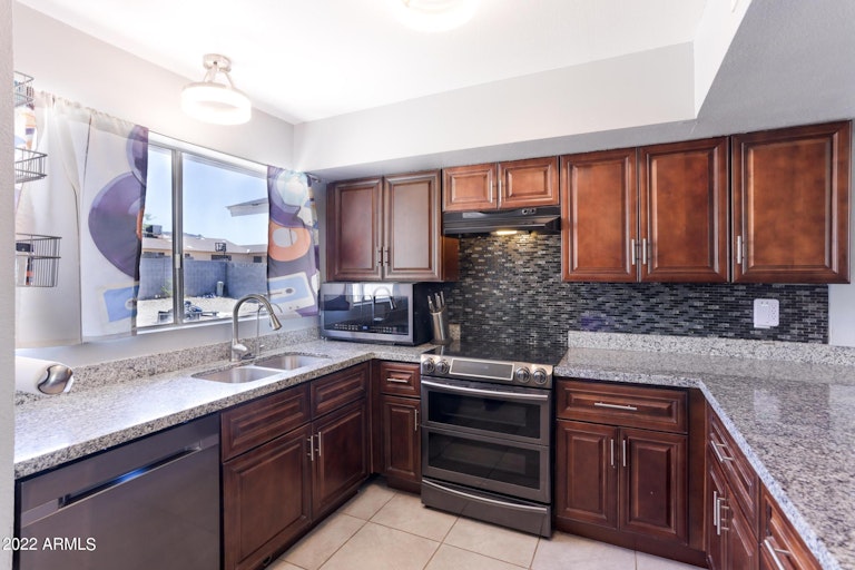 Photo 9 of 15 - 1839 E South Mountain Ave, Phoenix, AZ 85042