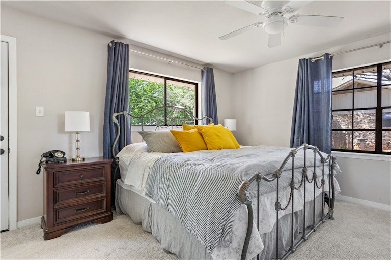 Photo 16 of 26 - 109 Shannon Ln, Georgetown, TX 78628