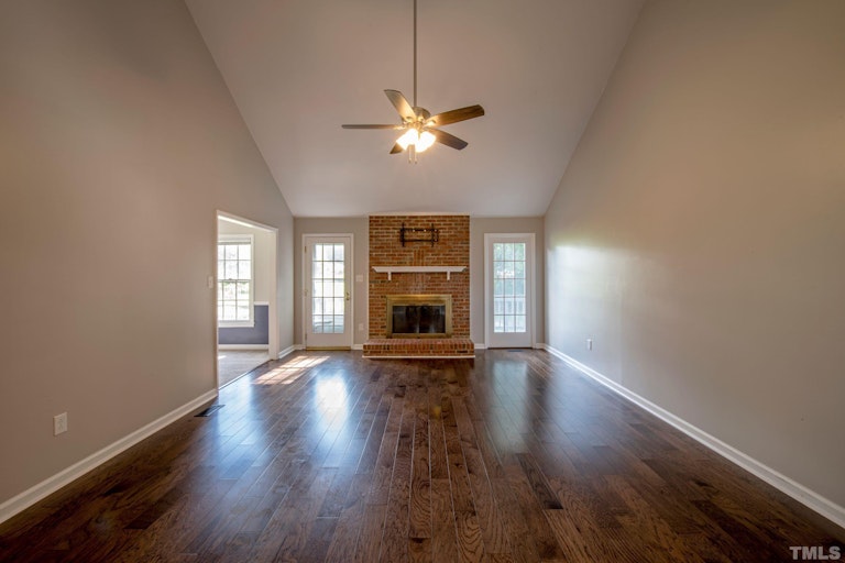 Photo 3 of 30 - 417 S Hollybrook Rd, Wendell, NC 27591
