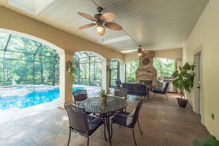 Photo 4 of 36 - 2704 Shade Tree Dr, Fleming Island, FL 32003