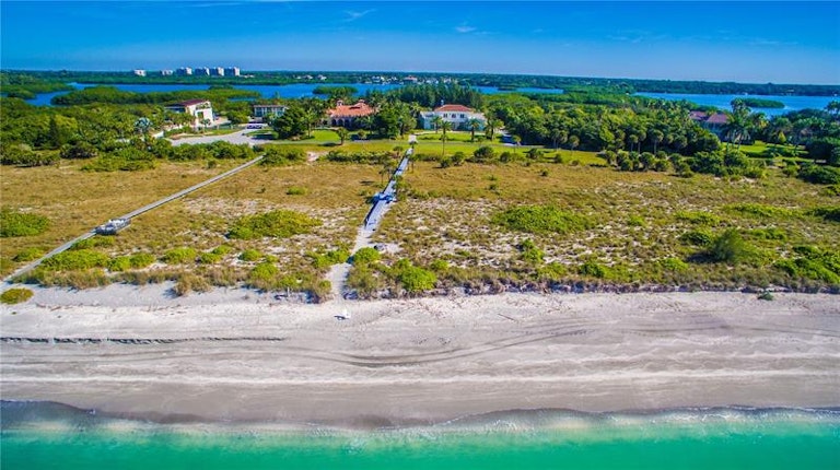 Photo 5 of 67 - 1544 N Casey Key Rd, Osprey, FL 34229