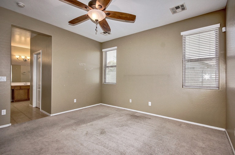 Photo 13 of 20 - 5309 S 33rd Dr, Phoenix, AZ 85041