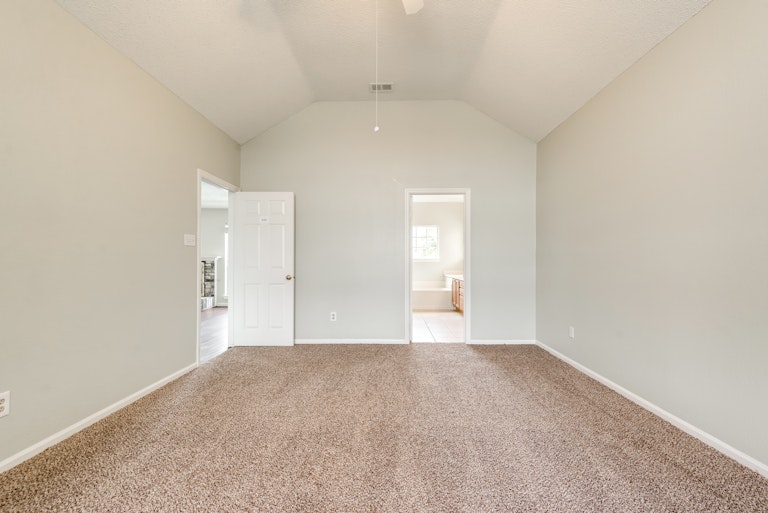 Photo 15 of 25 - 3910 Martha Ln, Rowlett, TX 75088