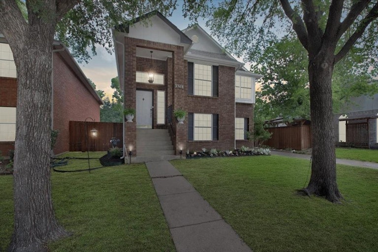 Photo 1 of 33 - 4368 Sierra Dr, Grand Prairie, TX 75052