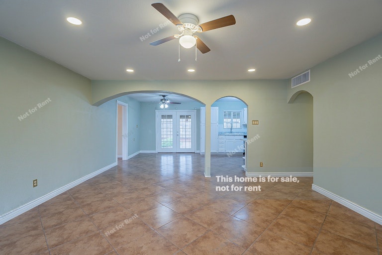 Photo 5 of 22 - 3452 W Sierra Vista Dr, Phoenix, AZ 85017