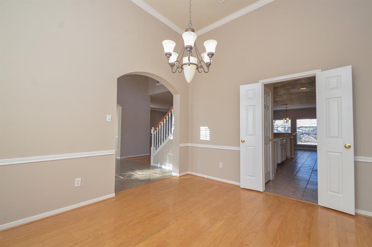 Photo 9 of 34 - 14810 Winterfair Dr, Houston, TX 77082