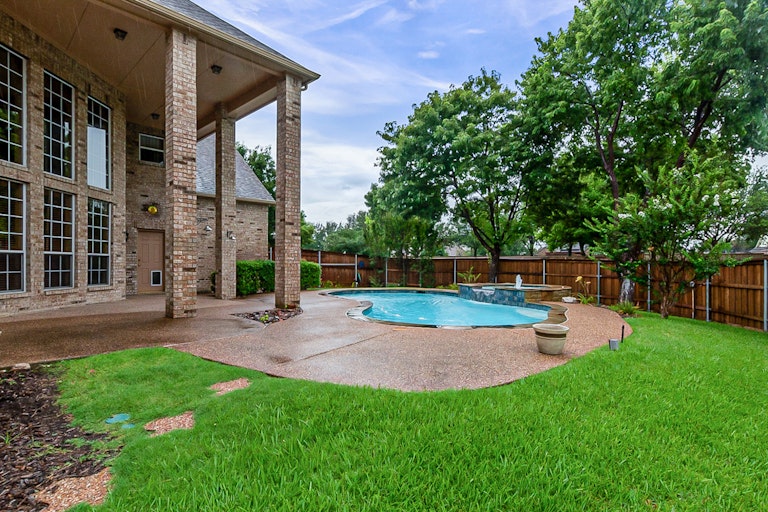 Photo 41 of 41 - 1900 Winchester St, McKinney, TX 75070