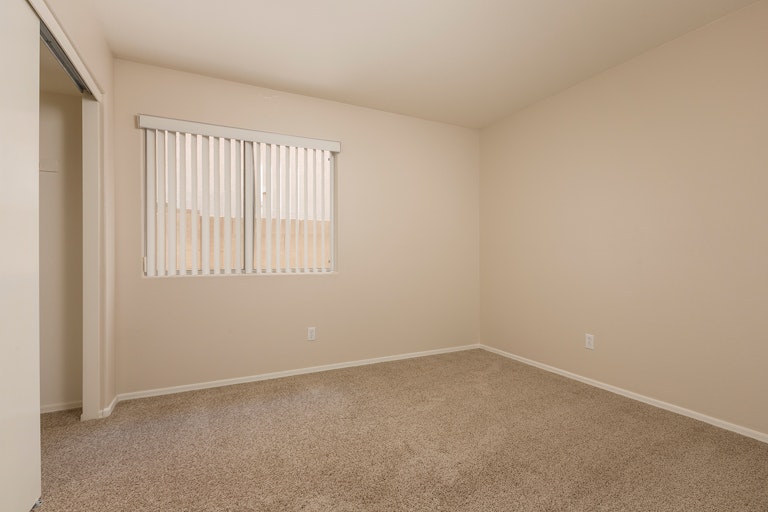 Photo 14 of 21 - 1315 E Helena Dr, Phoenix, AZ 85022