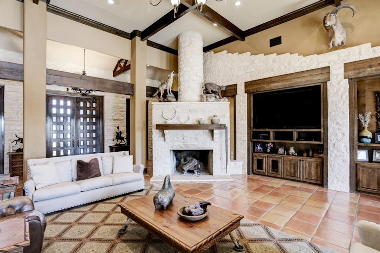 Photo 12 of 49 - 2517 Sierra Madre St, Friendswood, TX 77546