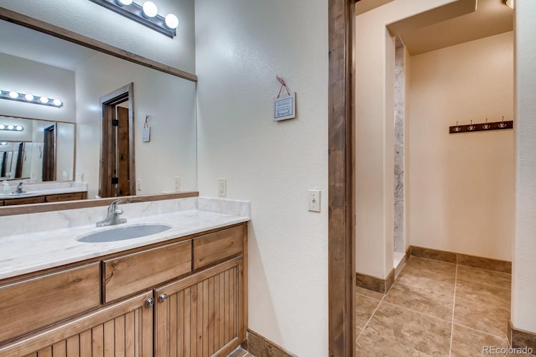 Photo 24 of 38 - 6233 Lake Gulch Rd, Castle Rock, CO 80104