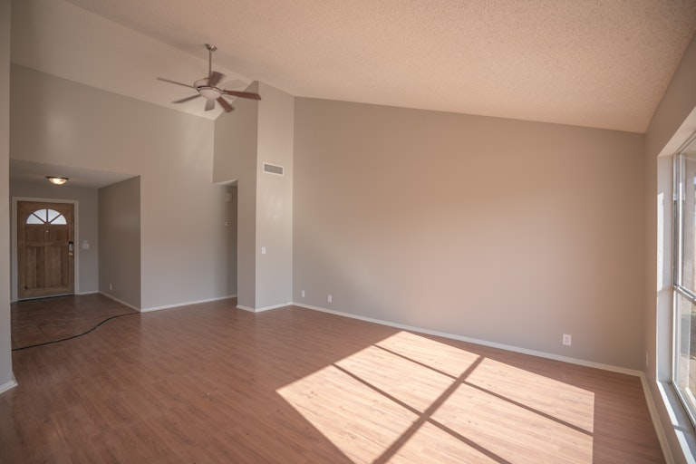 Photo 4 of 20 - 7331 W Georgia Ave, Glendale, AZ 85303
