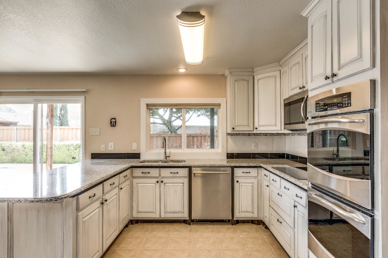 Photo 20 of 27 - 734 Red Wing Dr, Lewisville, TX 75067