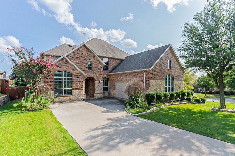 Photo 1 of 37 - 4712 Eddleman Dr, Fort Worth, TX 76244