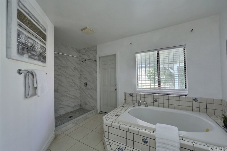 Photo 28 of 46 - 738 S Hollenbeck St, West Covina, CA 91791