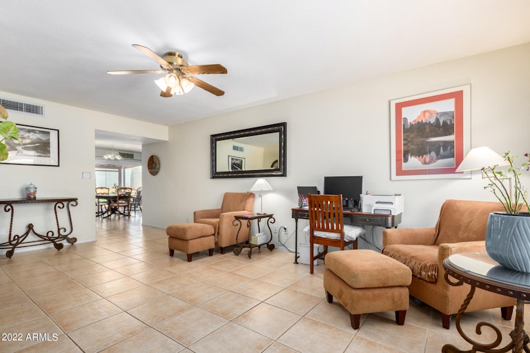 Photo 7 of 41 - 3008 W Danbury Dr, Phoenix, AZ 85053