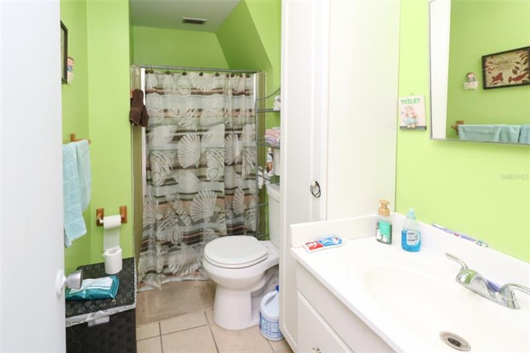 Photo 12 of 21 - 15825 Hicks Rd, Hudson, FL 34667