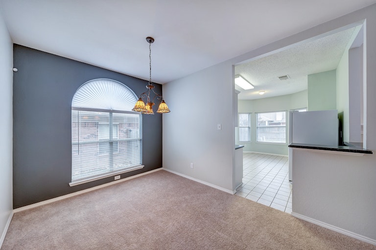 Photo 9 of 26 - 1020 Havenbrook Dr, Arlington, TX 76001