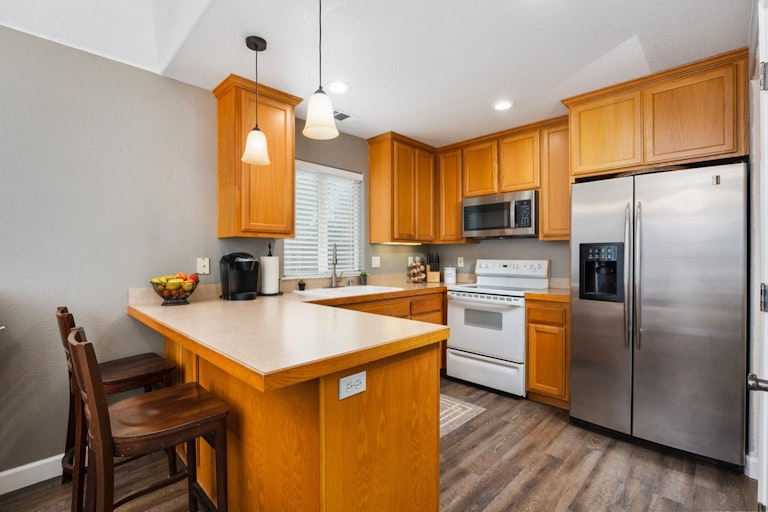 Photo 11 of 52 - 1705 Lilac Ln, Auburn, CA 95603