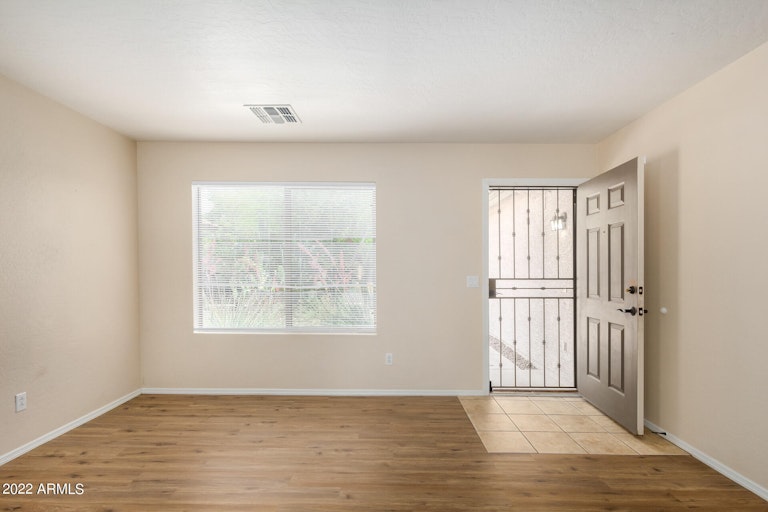 Photo 3 of 21 - 13741 W Peck Dr, Litchfield Park, AZ 85340