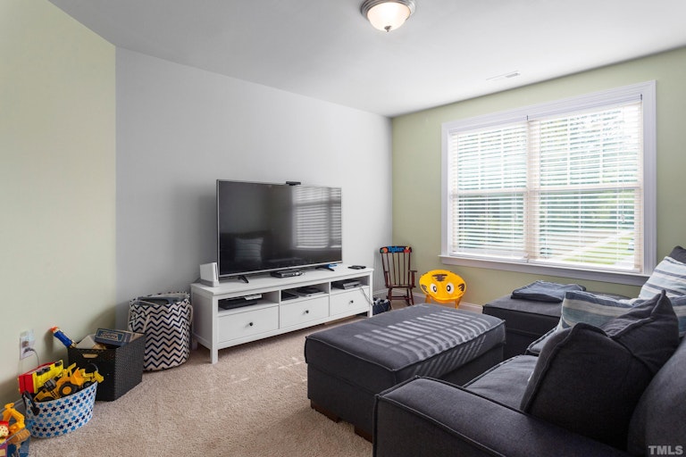 Photo 31 of 42 - 433 Belle Gate Pl, Cary, NC 27519