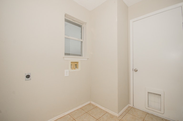 Photo 8 of 25 - 2800 Hidden Springs Dr, Mesquite, TX 75181