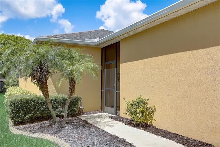 Photo 4 of 51 - 11815 Tempest Harbor Loop, Venice, FL 34292