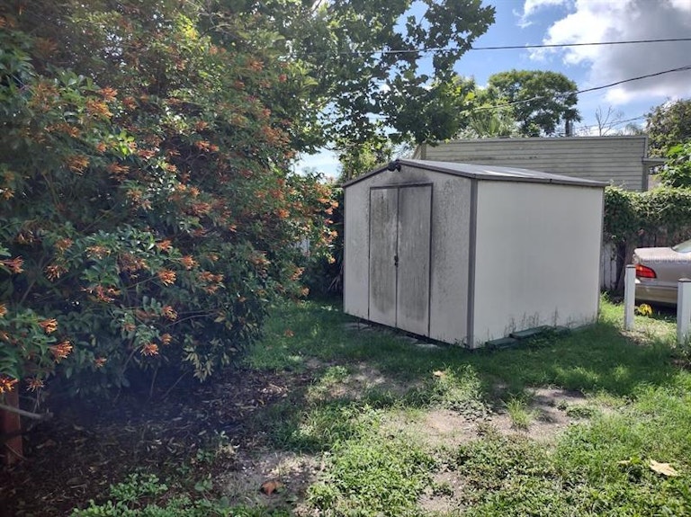 Photo 50 of 56 - 2256 Burlington Ave N, Saint Petersburg, FL 33713