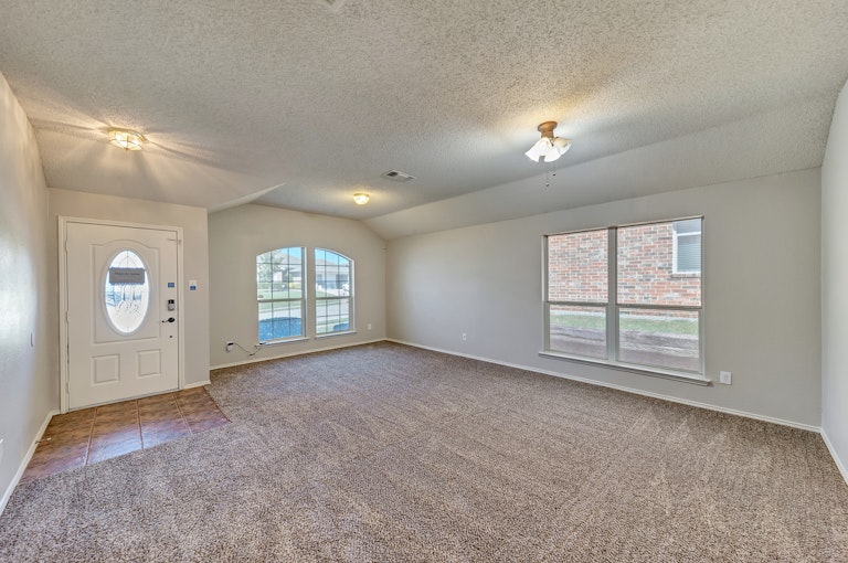 Photo 4 of 27 - 909 Ryanfield Ct, Burleson, TX 76028