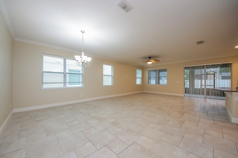 Photo 3 of 25 - 8111 Jailene Dr, Windermere, FL 34786