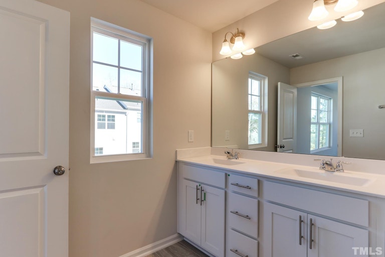 Photo 26 of 32 - 108 Maple Grove Ln, Durham, NC 27703
