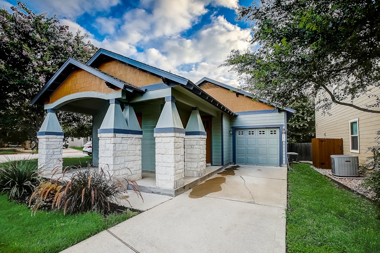 Photo 10 of 36 - 2620 Lightfoot Trl, Austin, TX 78745