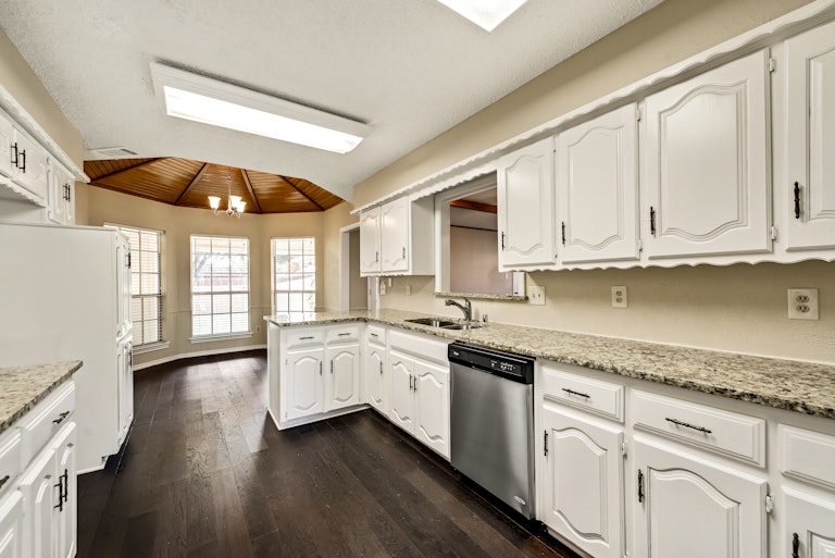 Photo 17 of 27 - 1528 Springtree Cir, Richardson, TX 75082