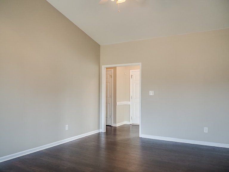 Photo 8 of 23 - 315 Moonlight Dr, Fuquay Varina, NC 27526