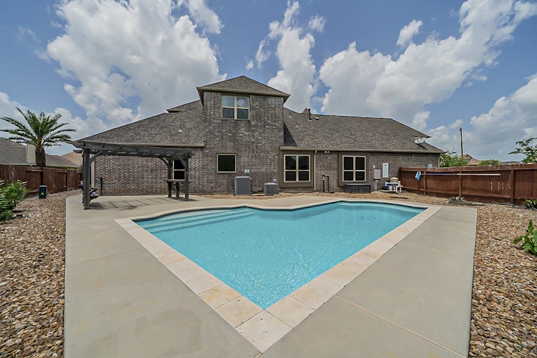 Photo 7 of 45 - 1326 Bastrop Glen Ln, League City, TX 77573
