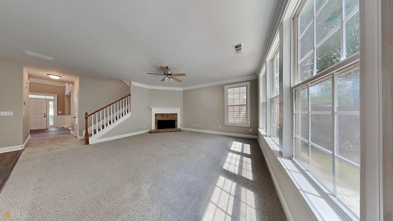 Photo 5 of 18 - 582 Misty Meadow Pl, Lilburn, GA 30047