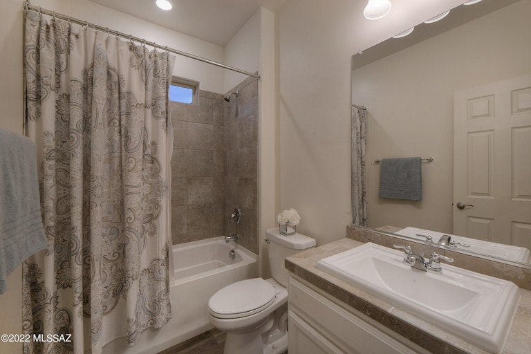 Photo 18 of 40 - 12072 N Gadwall Dr, Marana, AZ 85653
