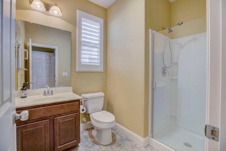 Photo 19 of 35 - 4848 Ammolite Way, Elk Grove, CA 95757