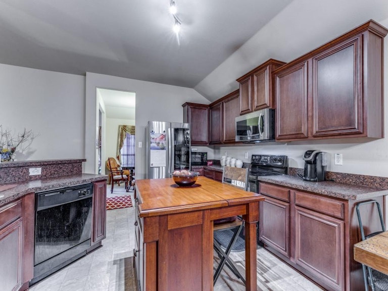 Photo 12 of 25 - 1862 Mason Way, Lancaster, TX 75134