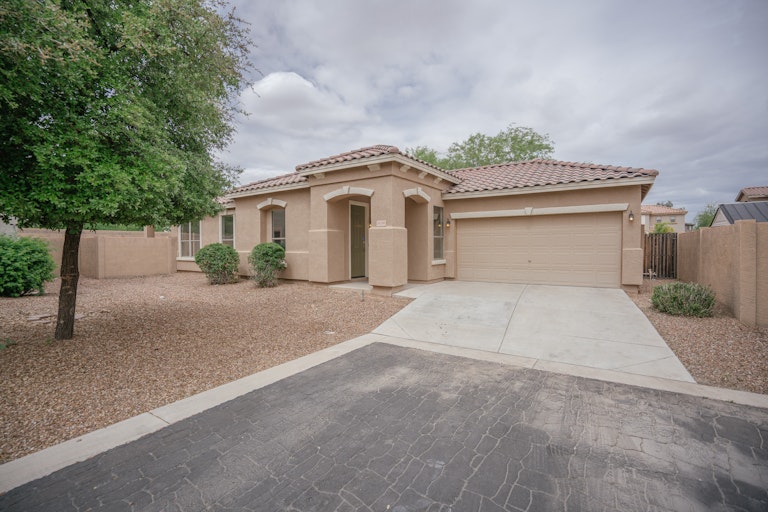 Photo 1 of 19 - 16166 N 170th Ln, Surprise, AZ 85388