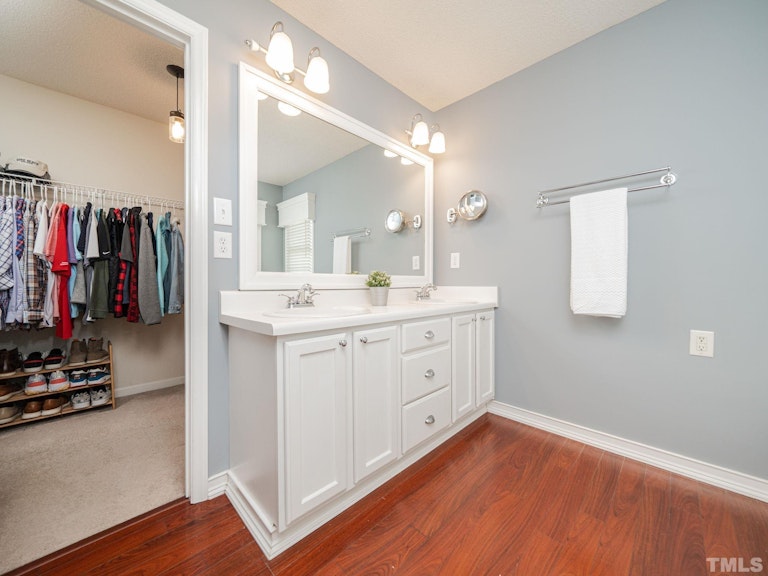Photo 18 of 34 - 205 Chancellors Ridge Dr, Durham, NC 27713