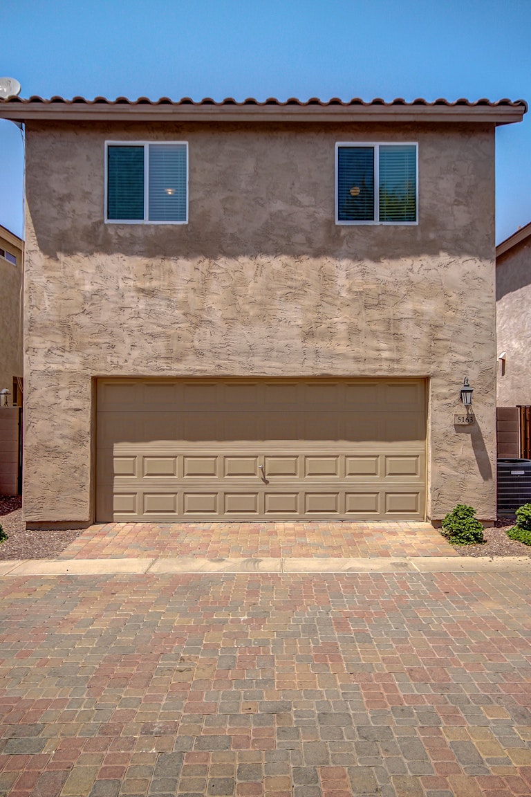 Photo 6 of 23 - 5163 W Illini St, Phoenix, AZ 85043