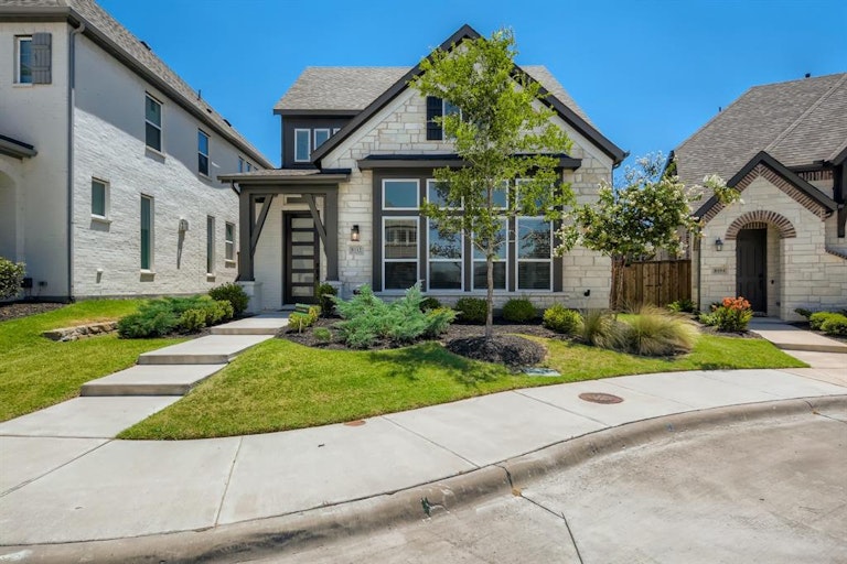 Photo 1 of 29 - 8112 Copper Way, Dallas, TX 75252