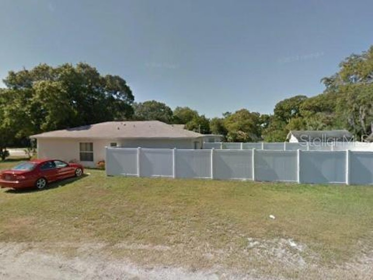 Photo 3 of 4 - 3515 15th Ave S, Saint Petersburg, FL 33711