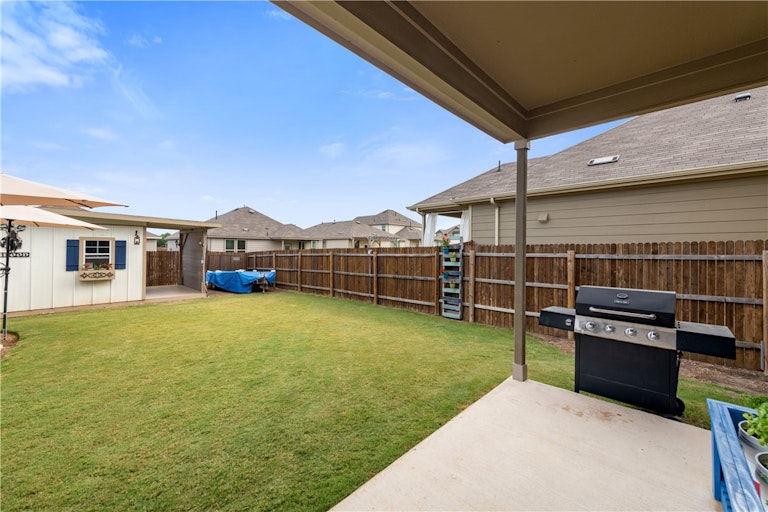 Photo 27 of 37 - 1517 Cliffbrake Way, Georgetown, TX 78626
