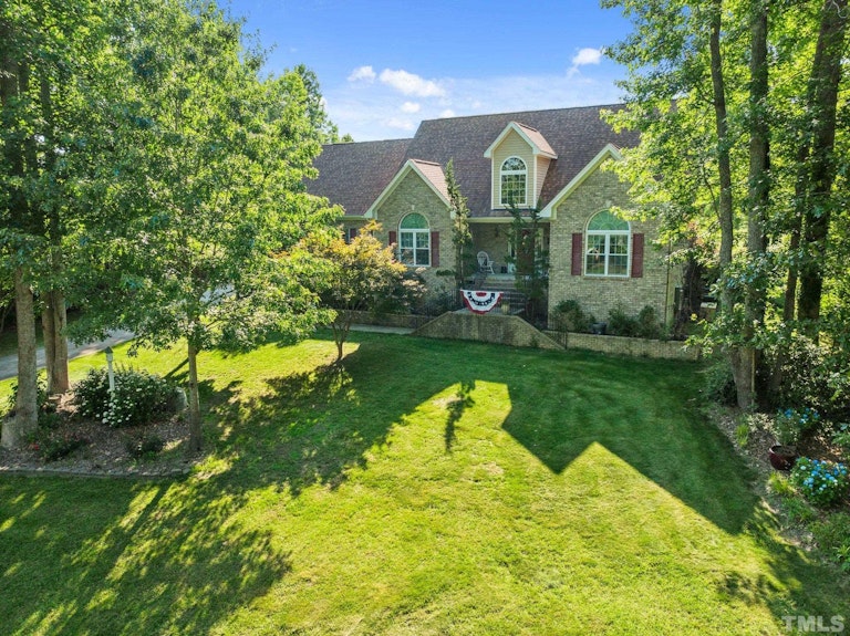 Photo 1 of 40 - 6103 Valentine St, Zebulon, NC 27597