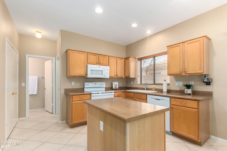 Photo 13 of 30 - 25228 N 41st Ave, Phoenix, AZ 85083