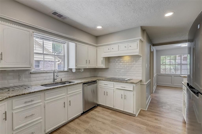 Photo 19 of 46 - 14002 Cedar Point Dr, Houston, TX 77070