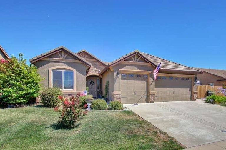Photo 1 of 37 - 3469 Listan Way, Rancho Cordova, CA 95670