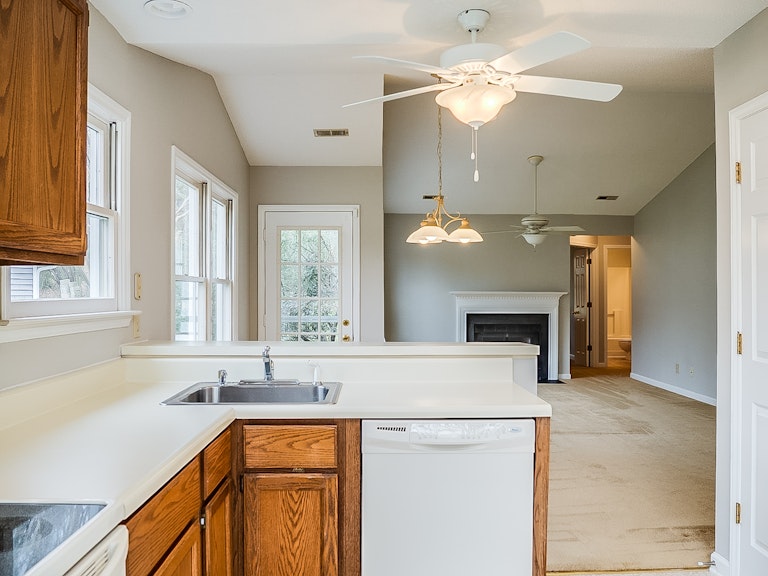 Photo 6 of 16 - 117 Standish Dr, Chapel Hill, NC 27517