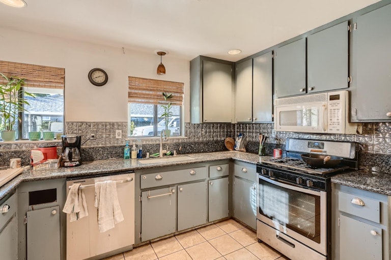Photo 17 of 35 - 3538 Tarro Way, Carmichael, CA 95608